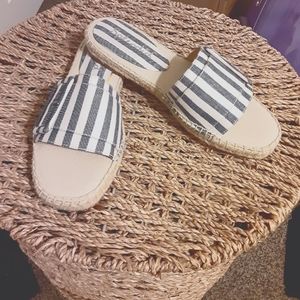 Splendid Buckle Detail woven sandals